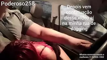 Novinha chupando no carro