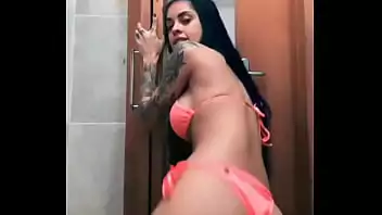 Tati zaqui dando buceta