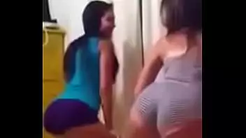 famosas vazadas peladas MC MIRELA MOSTRANDO OS PEITOS 